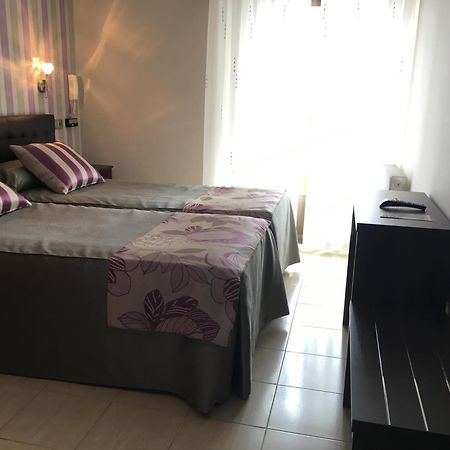 Hostal Sainz Riaño Eksteriør bilde
