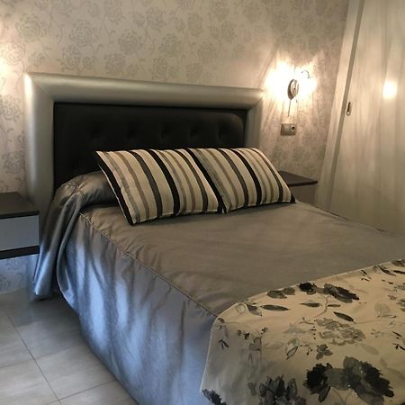 Hostal Sainz Riaño Eksteriør bilde