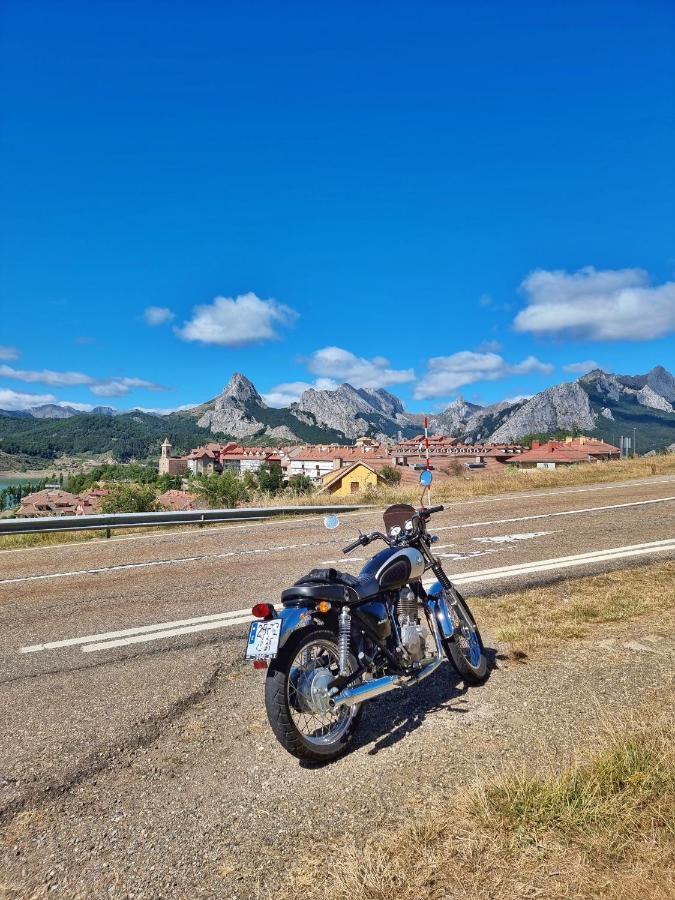 Hostal Sainz Riaño Eksteriør bilde