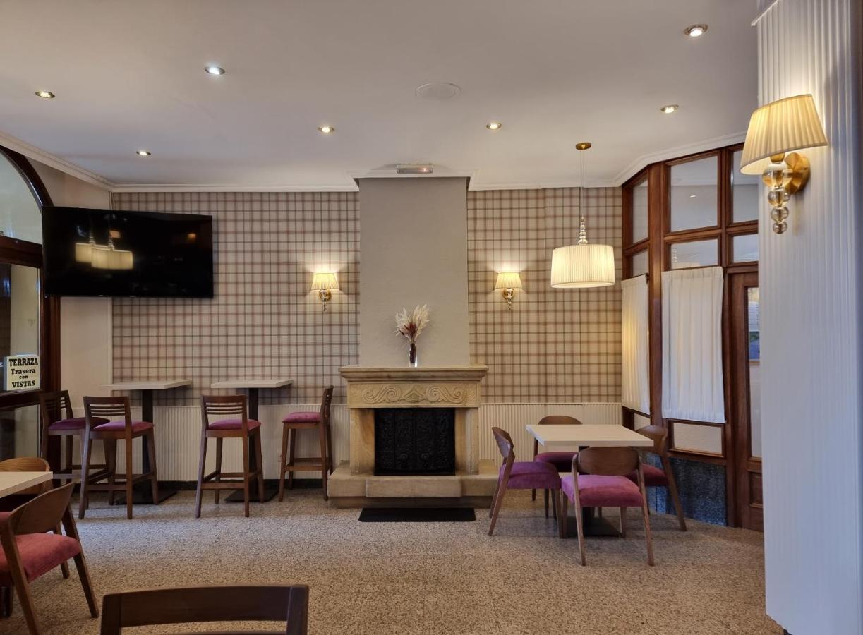 Hostal Sainz Riaño Eksteriør bilde