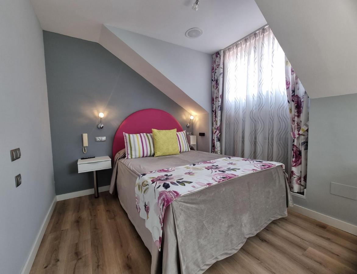 Hostal Sainz Riaño Eksteriør bilde