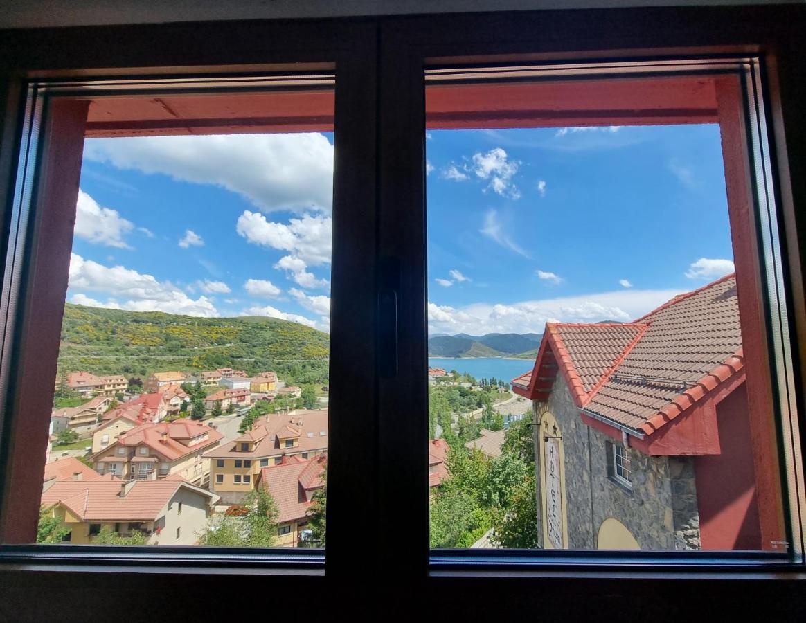 Hostal Sainz Riaño Eksteriør bilde