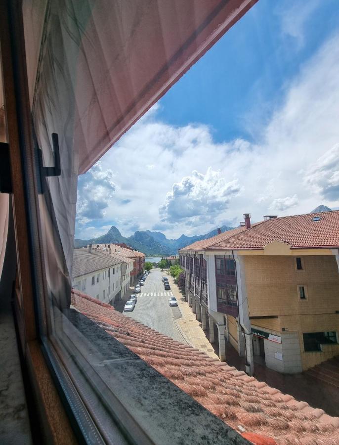 Hostal Sainz Riaño Eksteriør bilde