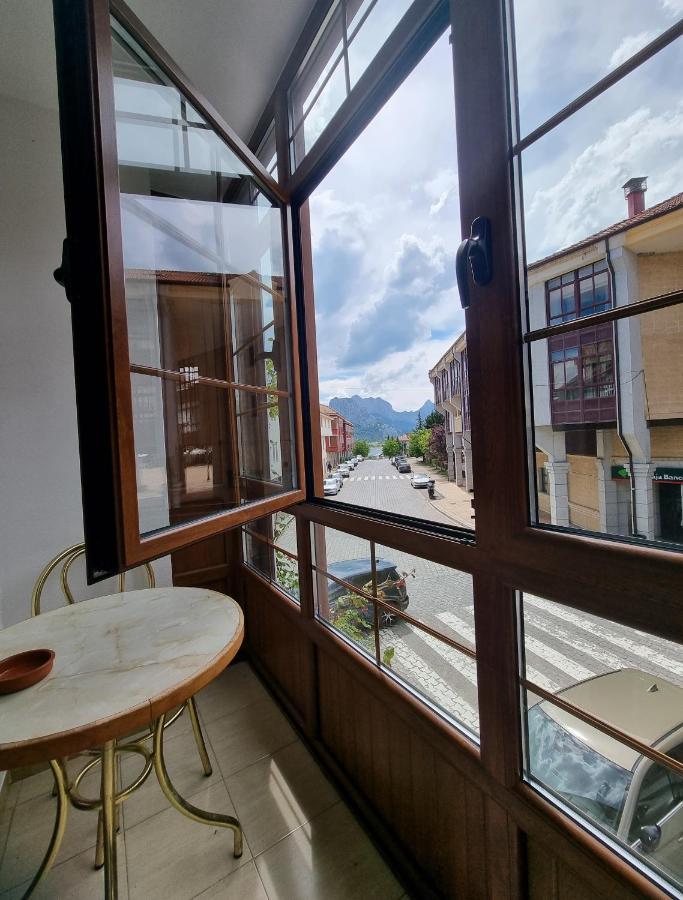 Hostal Sainz Riaño Eksteriør bilde