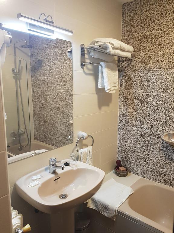 Hostal Sainz Riaño Eksteriør bilde